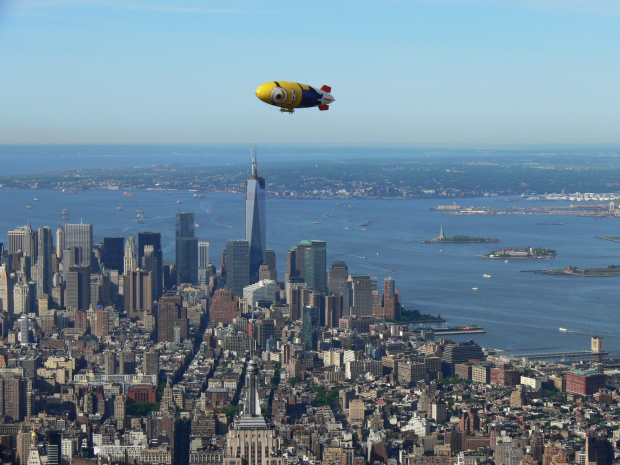 Despicablimp_over_NYC_by_Tom_Kaminski_2