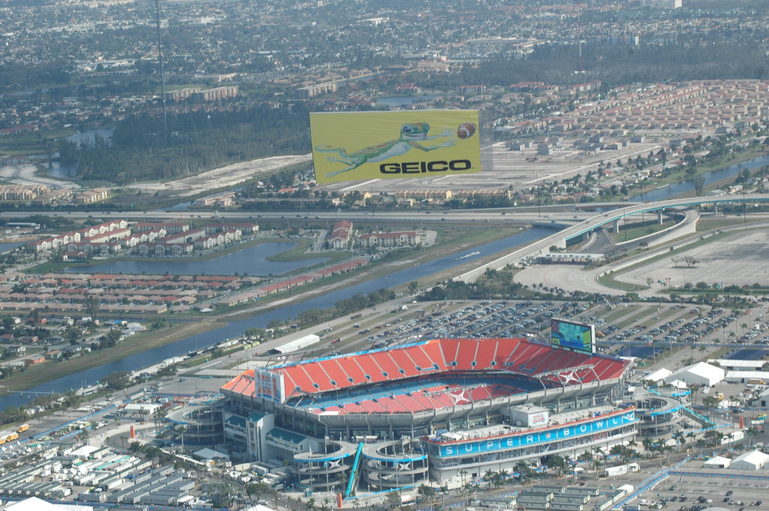 How To Target Sports Fans With Aerial Marketing featured image